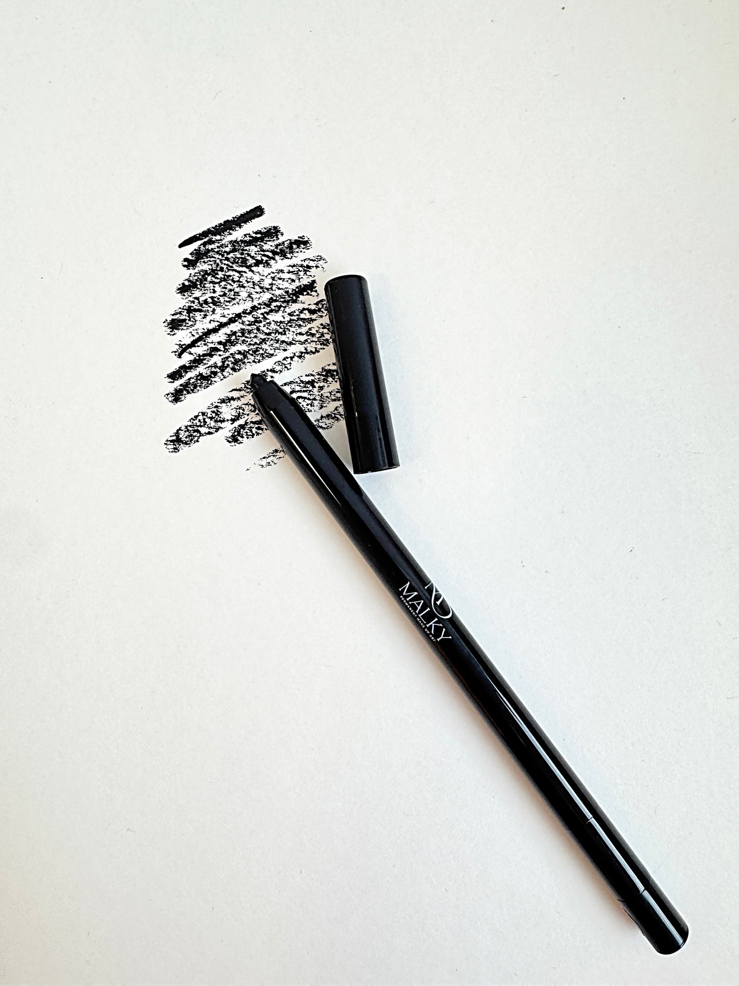 The eyes whisper- eyeliner waterline pencil