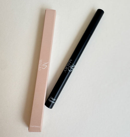 The velvet wing- eyeliner marker