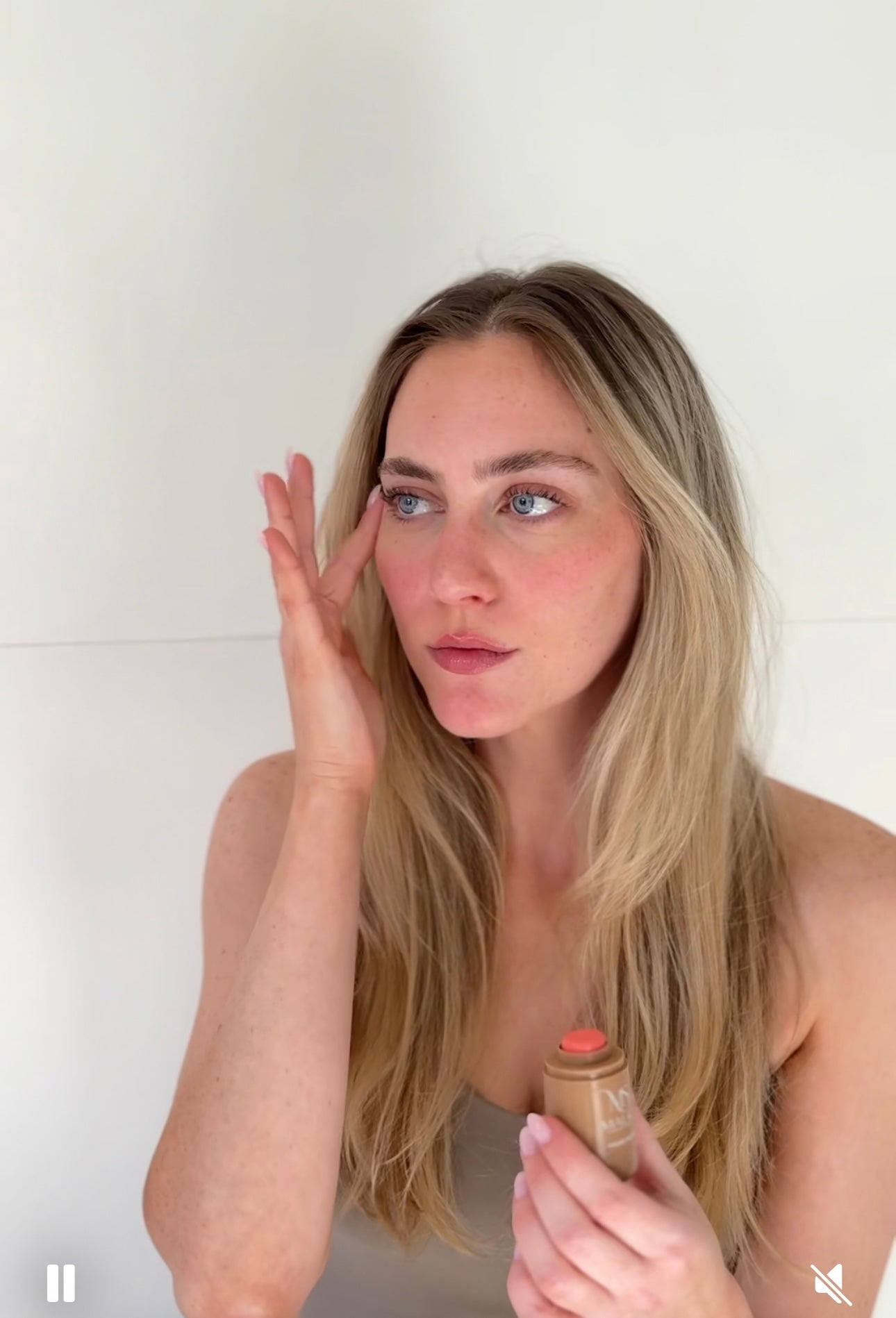 The velvet Cheek- MS Creamy blush